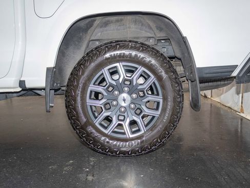 Certified 2023 Chevrolet Colorado Z71 w/ Z71 Convenience Package 2 AWD/4WD image 10
