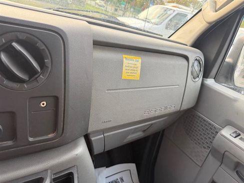 Used 2014 Ford E-350 and Econoline 350 Super Duty image 32