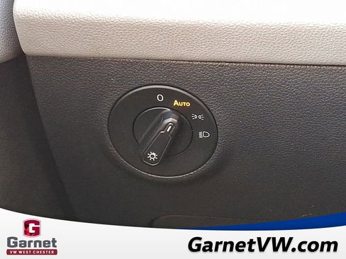 Certified 2023 Volkswagen Taos SE w/ Panoramic Sunroof Package image 23