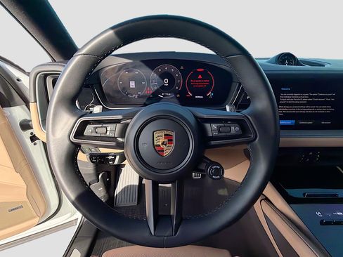 Used 2024 Porsche Cayenne S AWD/4WD image 38