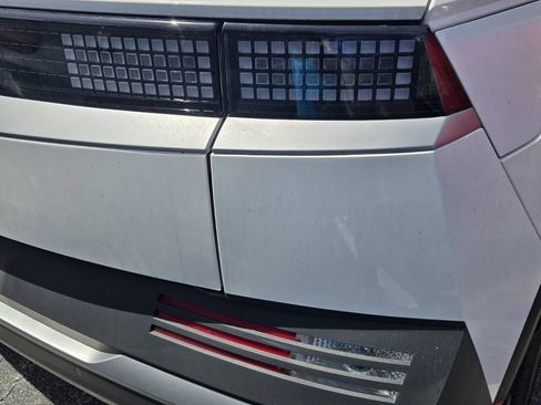 Certified 2025 Hyundai Ioniq 5 SE RWD image 8