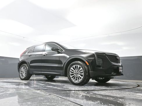Used 2025 Cadillac XT4 Premium Luxury image 52
