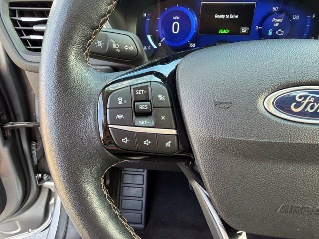 Used 2022 Ford Escape Titanium w/ Titanium Premium Package FWD image 14