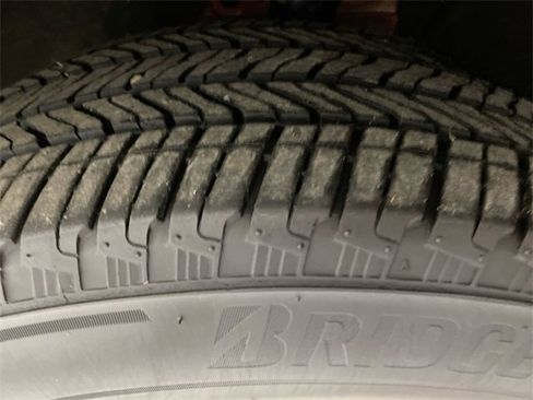 Used 2023 Chevrolet Equinox LT image 23