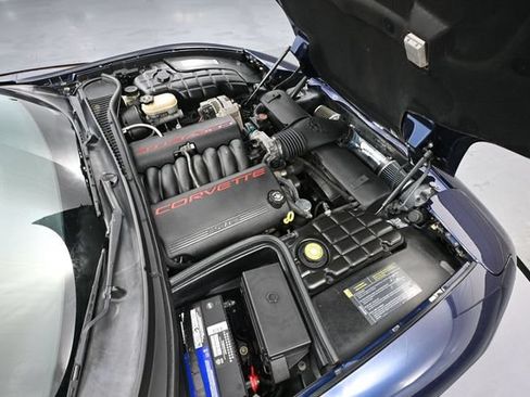 Used 2001 Chevrolet Corvette Convertible RWD image 34