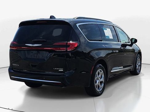Used 2023 Chrysler Pacifica Limited w/ Uconnect Theater Family Group AWD/4WD image 4