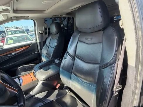 Used 2015 Cadillac Escalade ESV Luxury RWD image 7