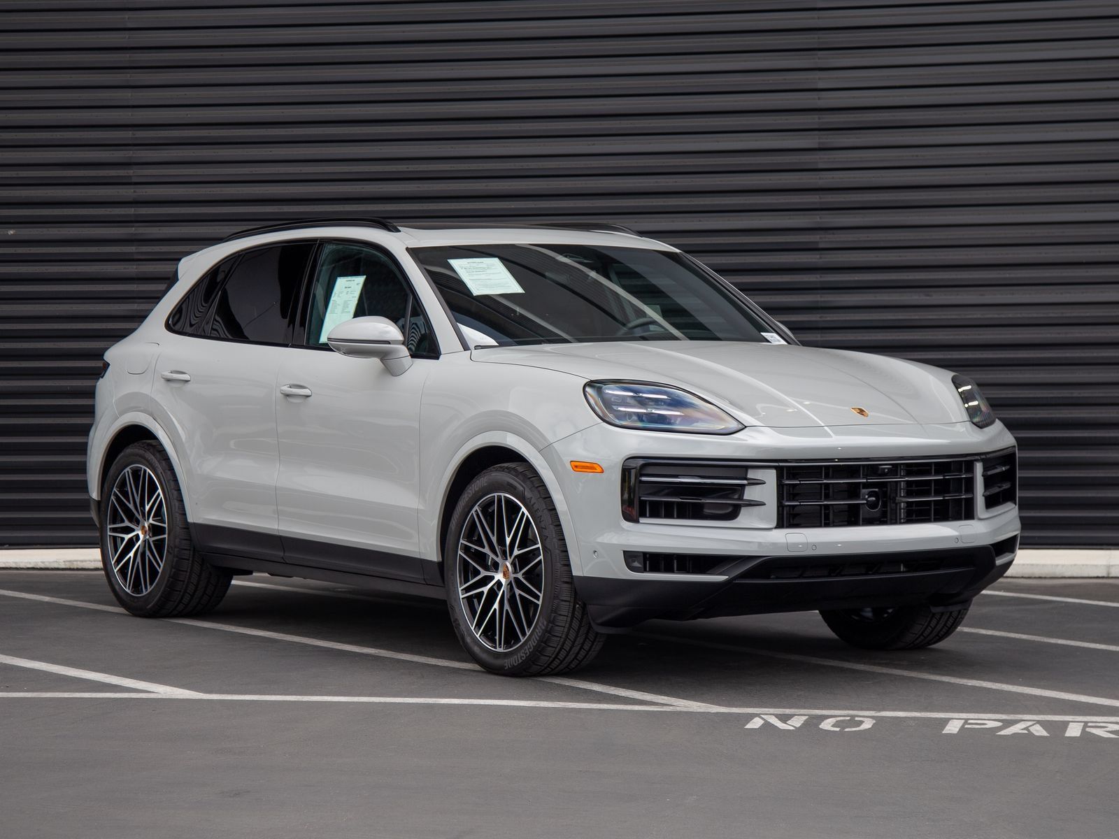 Certified 2026 Porsche Cayenne AWD/4WD image 9