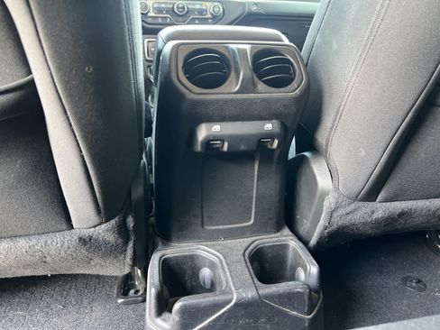 Used 2021 Jeep Gladiator Sport AWD/4WD image 36