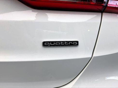 Certified 2023 Audi Q3 2.0T Premium w/ Convenience Package AWD/4WD image 10