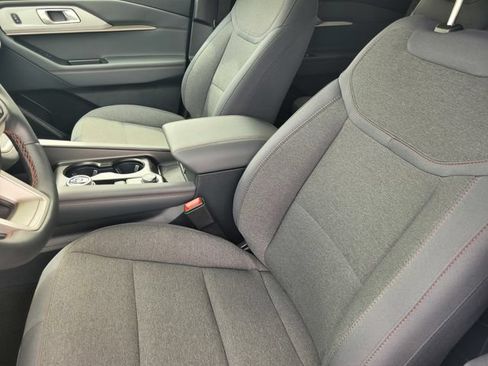 Used 2026 Ford Explorer Active RWD image 11