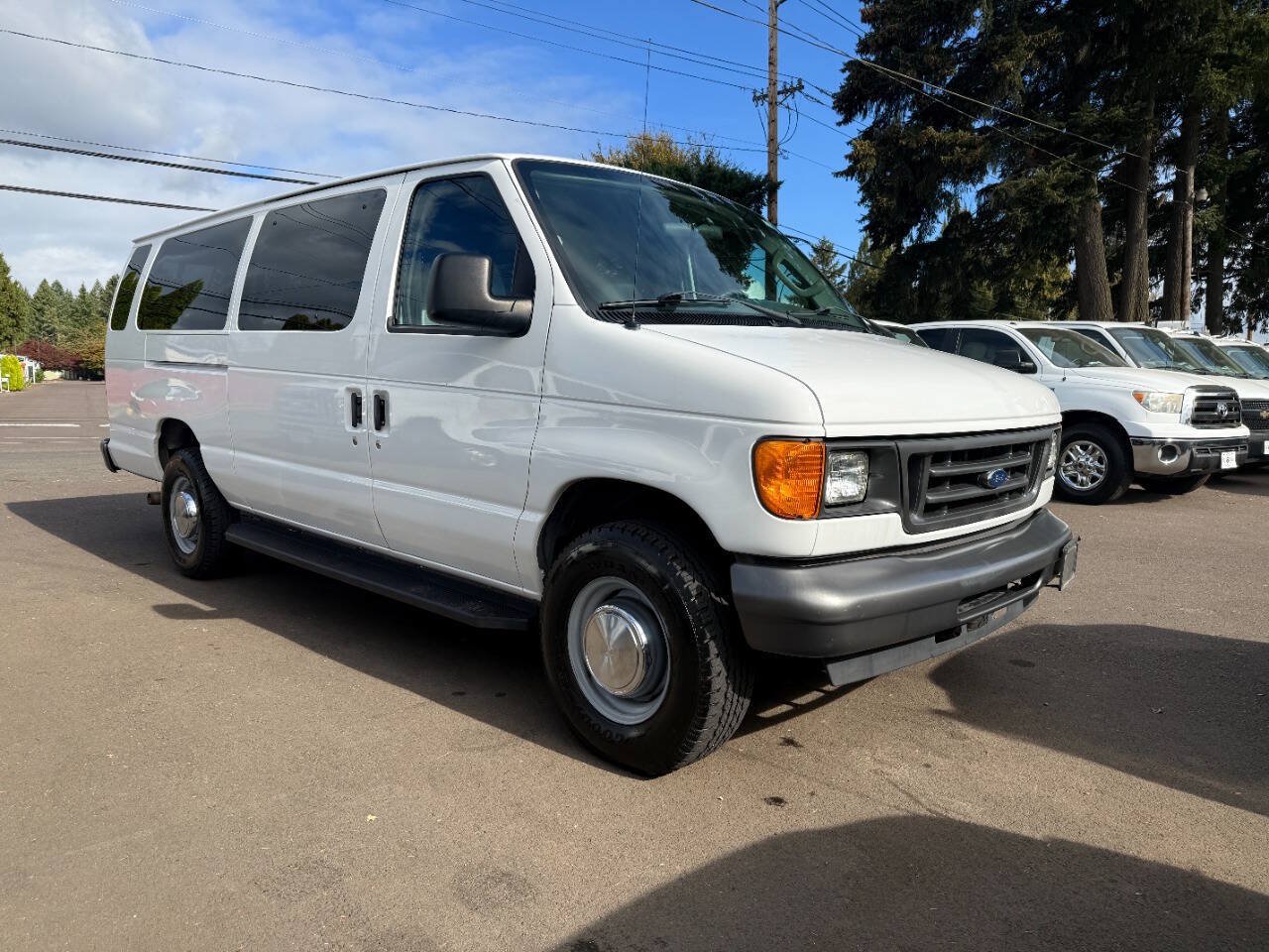 Used 2006 Ford E-350 and Econoline 350 XL RWD image 3