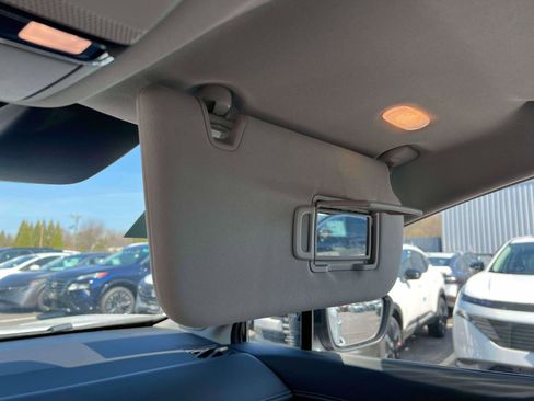 Used 2025 Nissan Murano SL image 9