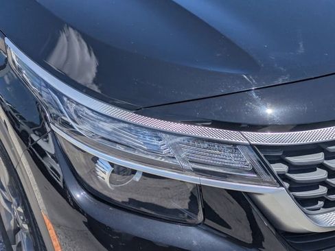 Used 2023 Kia Seltos LX image 9