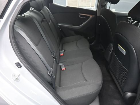 Used 2015 Hyundai Elantra SE w/ Option Group 03 FWD image 23