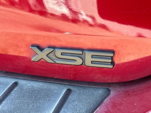 Used 2022 Toyota Highlander XSE FWD image 5