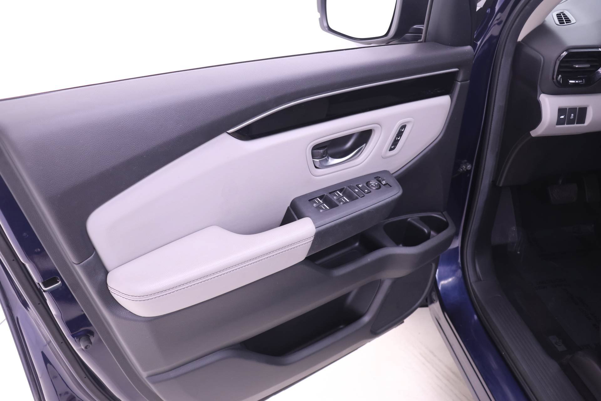 Certified 2024 Honda Pilot EX-L image 9