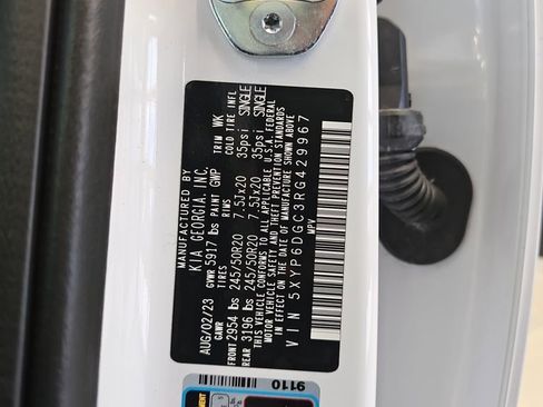 Used 2024 Kia Telluride S image 36