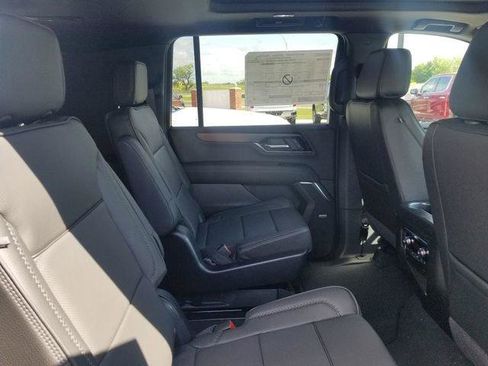 New 2026 GMC Yukon XL Denali w/ Sun & Power Step Package AWD/4WD image 12