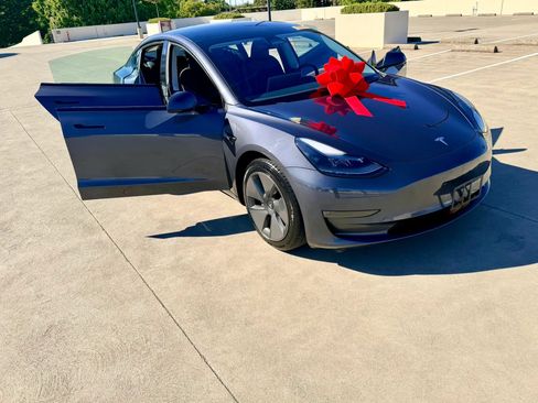Used 2023 Tesla Model 3 Standard Range RWD image 31