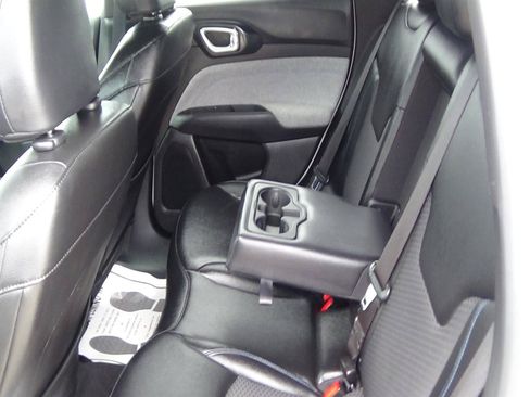 Certified 2025 Jeep Compass Latitude AWD/4WD image 13