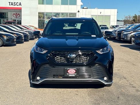 Used 2023 Toyota Highlander XSE image 2