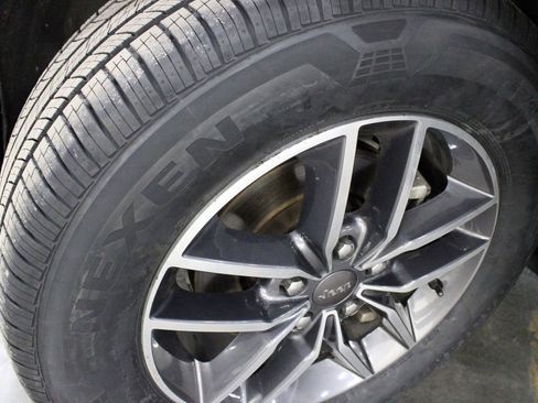 Used 2019 Jeep Grand Cherokee Limited image 45