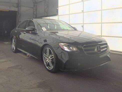 Used 2019 Mercedes-Benz E 300 w/ Premium 1 Package image 4