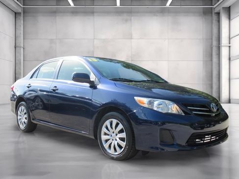 Used 2013 Toyota Corolla LE FWD image 1