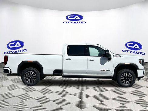 Used 2022 GMC Sierra 2500 AT4 w/ AT4 Premium Plus Package AWD/4WD image 3