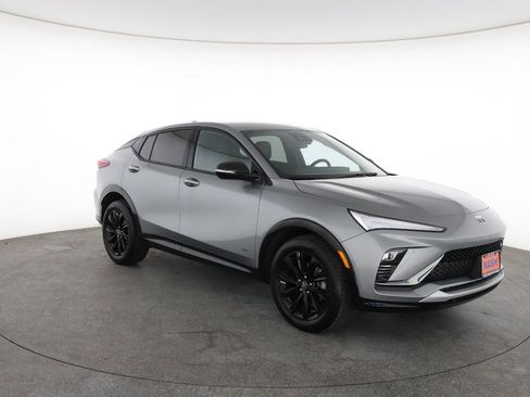 Used 2025 Buick Envista Sport Touring image 2