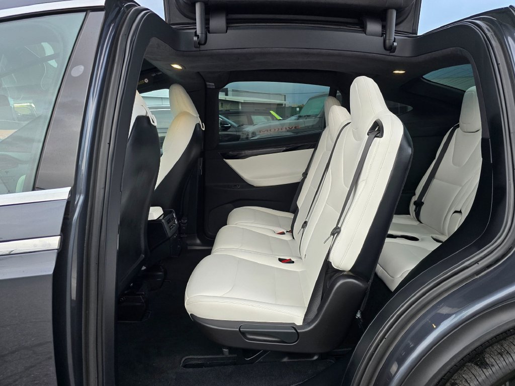 Used 2020 Tesla Model X Long Range AWD/4WD image 17