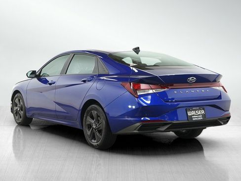 Used 2023 Hyundai Elantra SEL image 3
