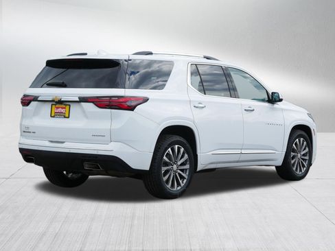 Used 2023 Chevrolet Traverse Premier AWD/4WD image 7