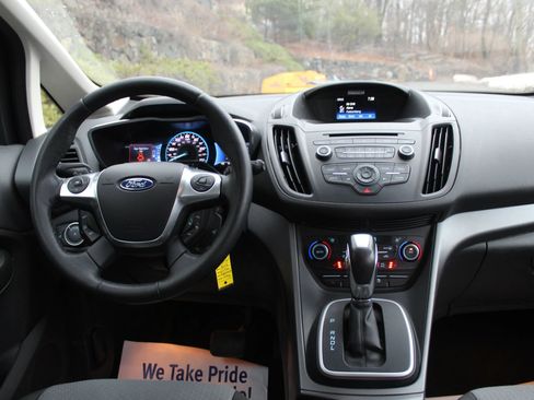 Used 2017 Ford C-MAX Energi SE w/ Cold Weather Package FWD image 19