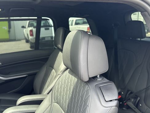 Used 2022 BMW X7 M50i AWD/4WD image 32