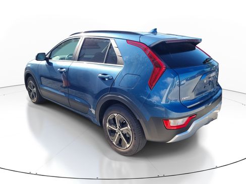 Used 2024 Kia Niro EX FWD image 7