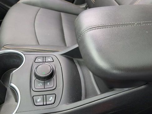 Used 2020 GMC Terrain SLT w/ Preferred Package AWD/4WD image 21