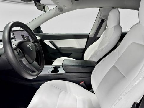 Used 2022 Tesla Model Y Performance image 15