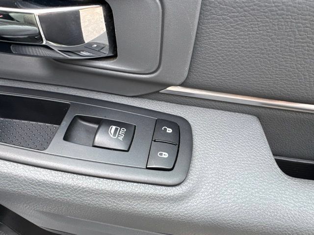 Used 2018 RAM 1500 Big Horn AWD/4WD image 28