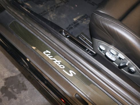 Used 2014 Porsche 911 Turbo S image 17