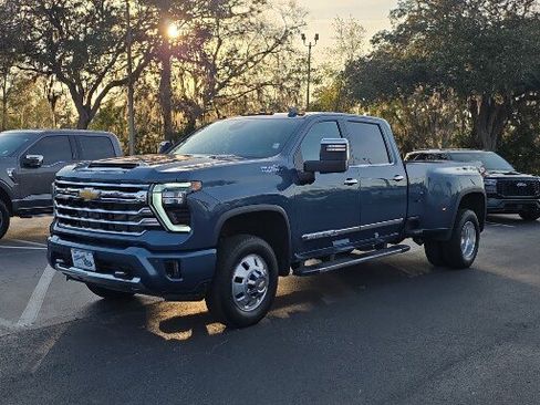 Used 2024 Chevrolet Silverado 3500 High Country w/ Technology Package image 11