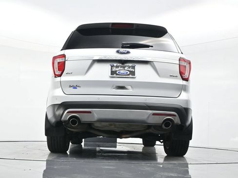 Used 2017 Ford Explorer XLT w/ Equipment Group 202A AWD/4WD image 50