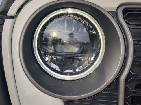 New 2025 Jeep Gladiator Rubicon w/ Convenience Group image 23