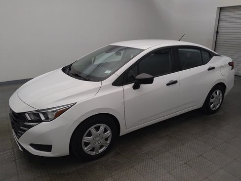 Used 2023 Nissan Versa S FWD image 2