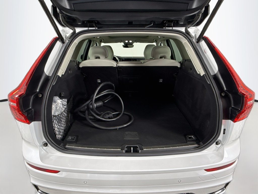 Used 2024 Volvo XC60 T8 Plus w/ Climate Package AWD/4WD image 21