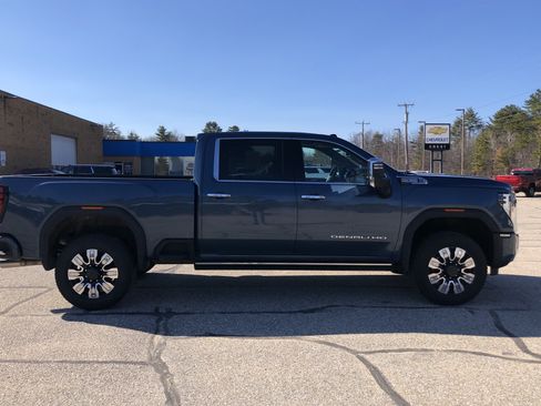 Used 2025 GMC Sierra 2500 Denali w/ Technology Package AWD/4WD image 2