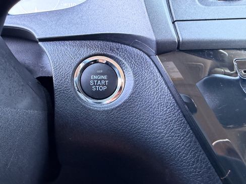 Used 2020 Toyota Sienna Limited Premium w/ Carpet Mat Package AWD/4WD image 31