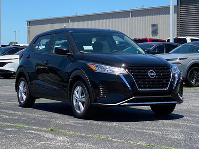 New 2025 Nissan Kicks Play S