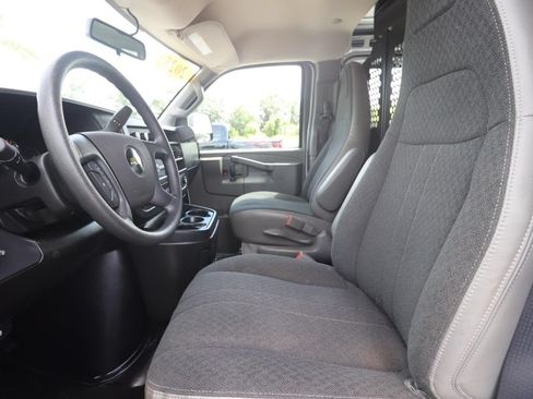Used 2025 Chevrolet Express 2500 w/ Driver Convenience Package RWD image 2